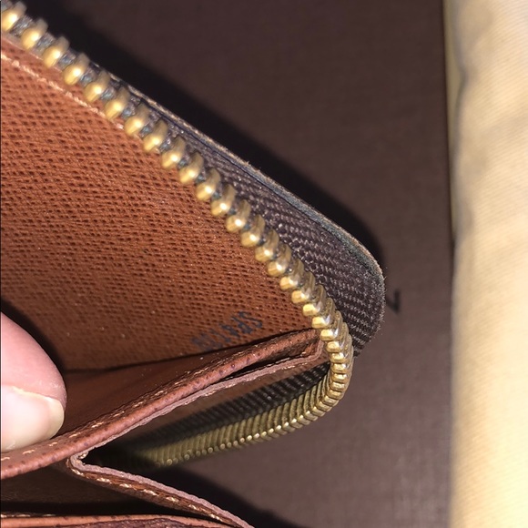 LOUIS VUITTON CLASSIC ZIPPY WALLET SOLD OUT - Picture 7 of 14